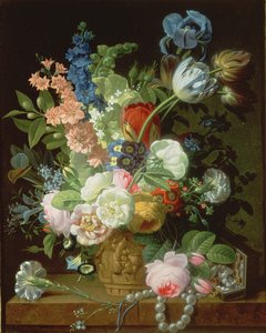 Natura morta di rose, tulipani, garofani, stocks e altri fiori in un
